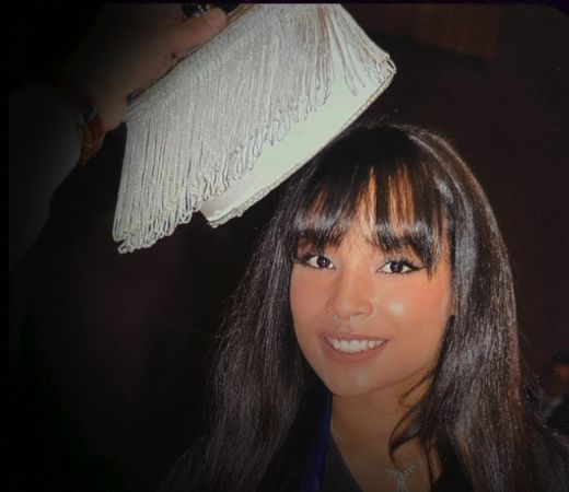 Karen Mathias sorrindo